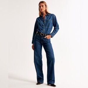 NWT Abercrombie & Fitch High Rise Loose Jeans - Short Inseam